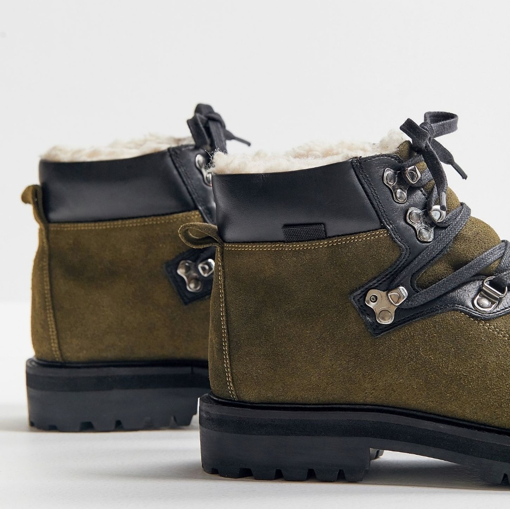UO WOMAN'S BAILEY HIKER BOOT - Picture 5 of 6